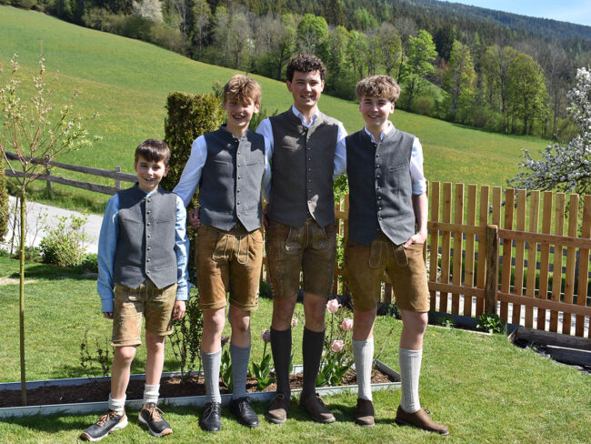 Familie Kirchner, Gastgeber am Nöglhof