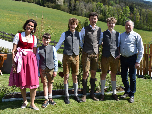 Familie Kirchner, Gastgeber am Nöglhof
